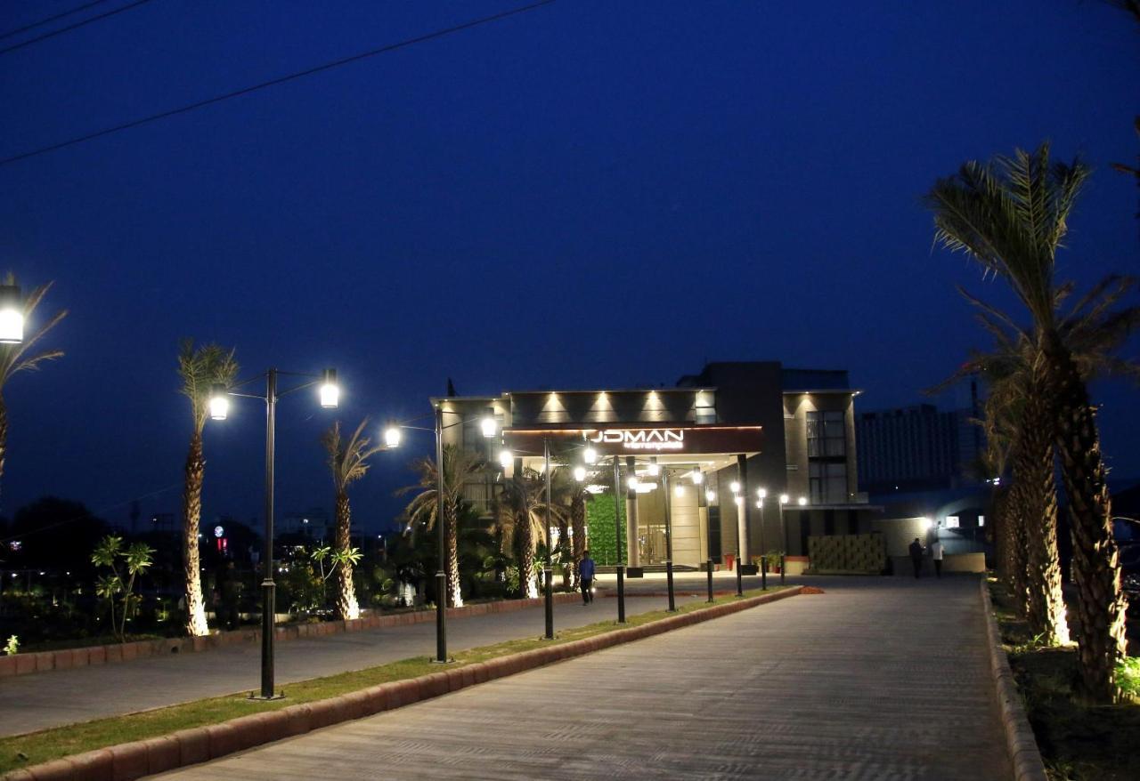 Udman Hotel Greater Noida Buitenkant foto