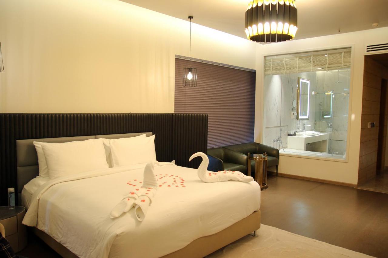 Udman Hotel Greater Noida Buitenkant foto