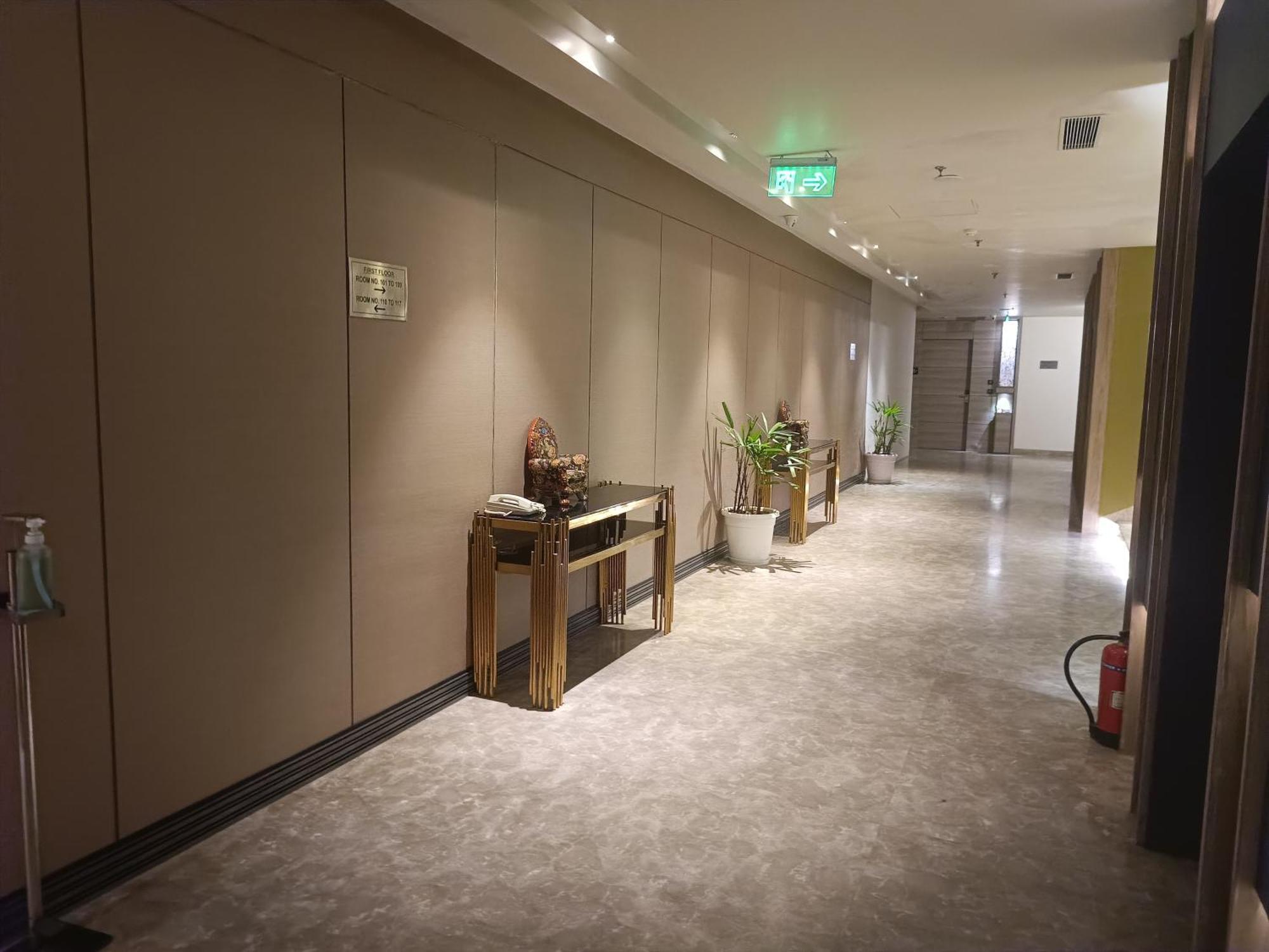 Udman Hotel Greater Noida Buitenkant foto