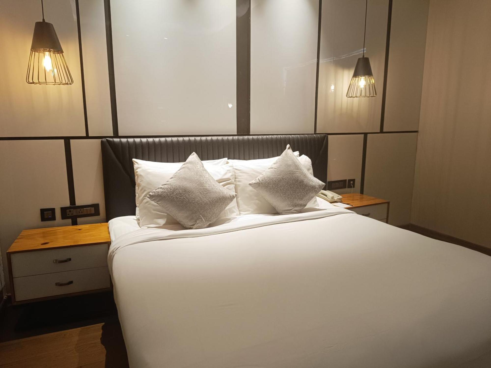 Udman Hotel Greater Noida Buitenkant foto