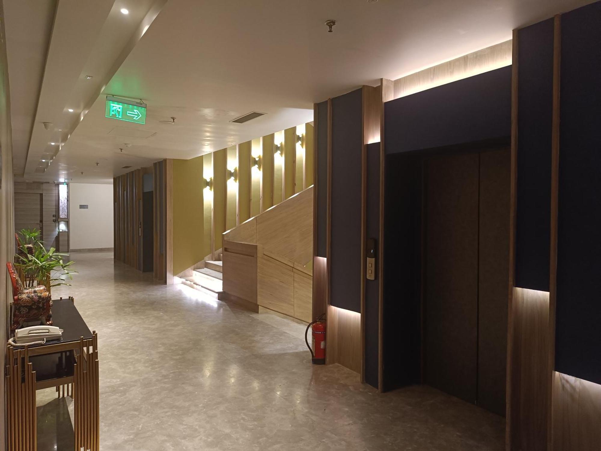 Udman Hotel Greater Noida Buitenkant foto
