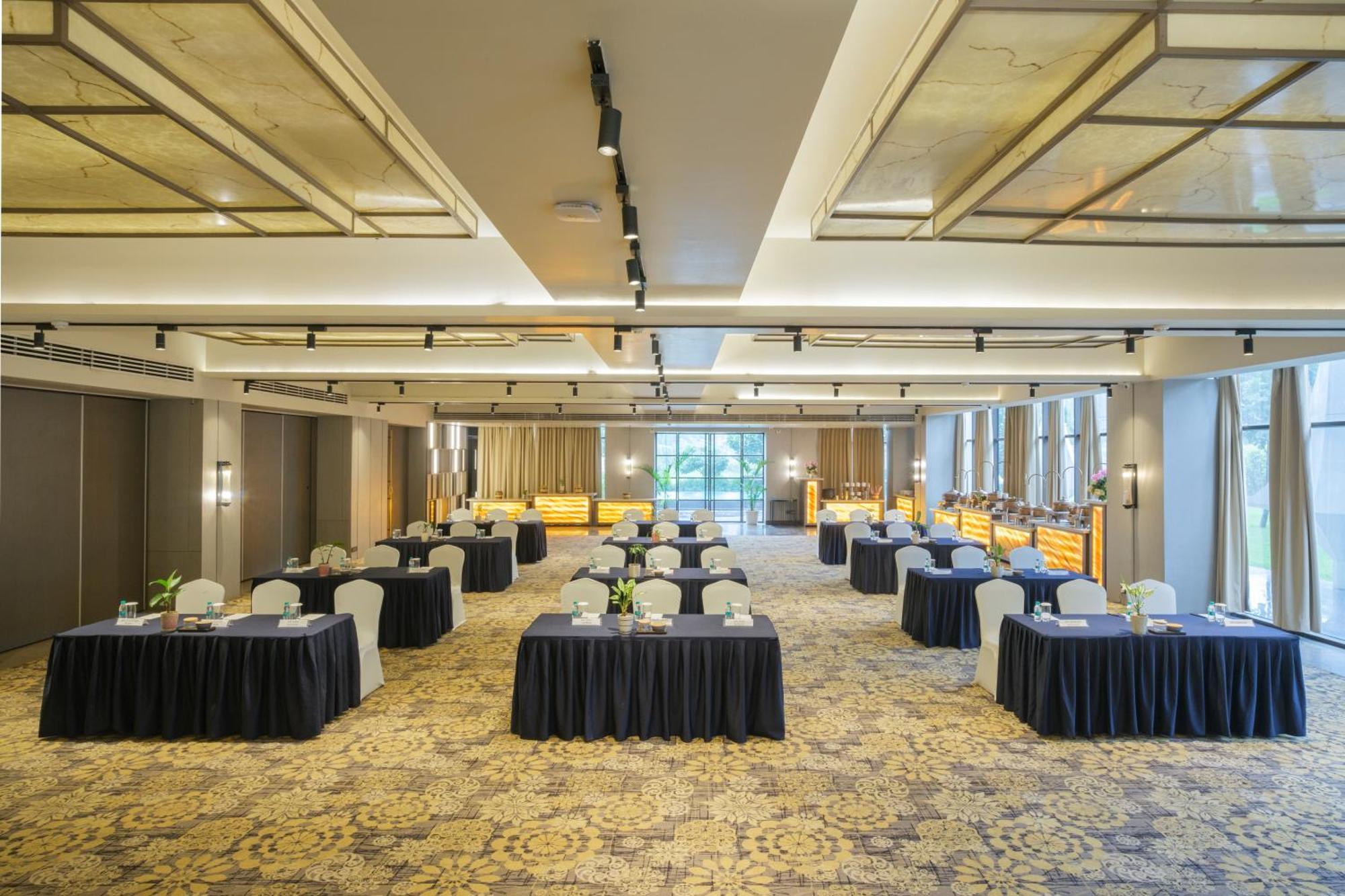 Udman Hotel Greater Noida Buitenkant foto