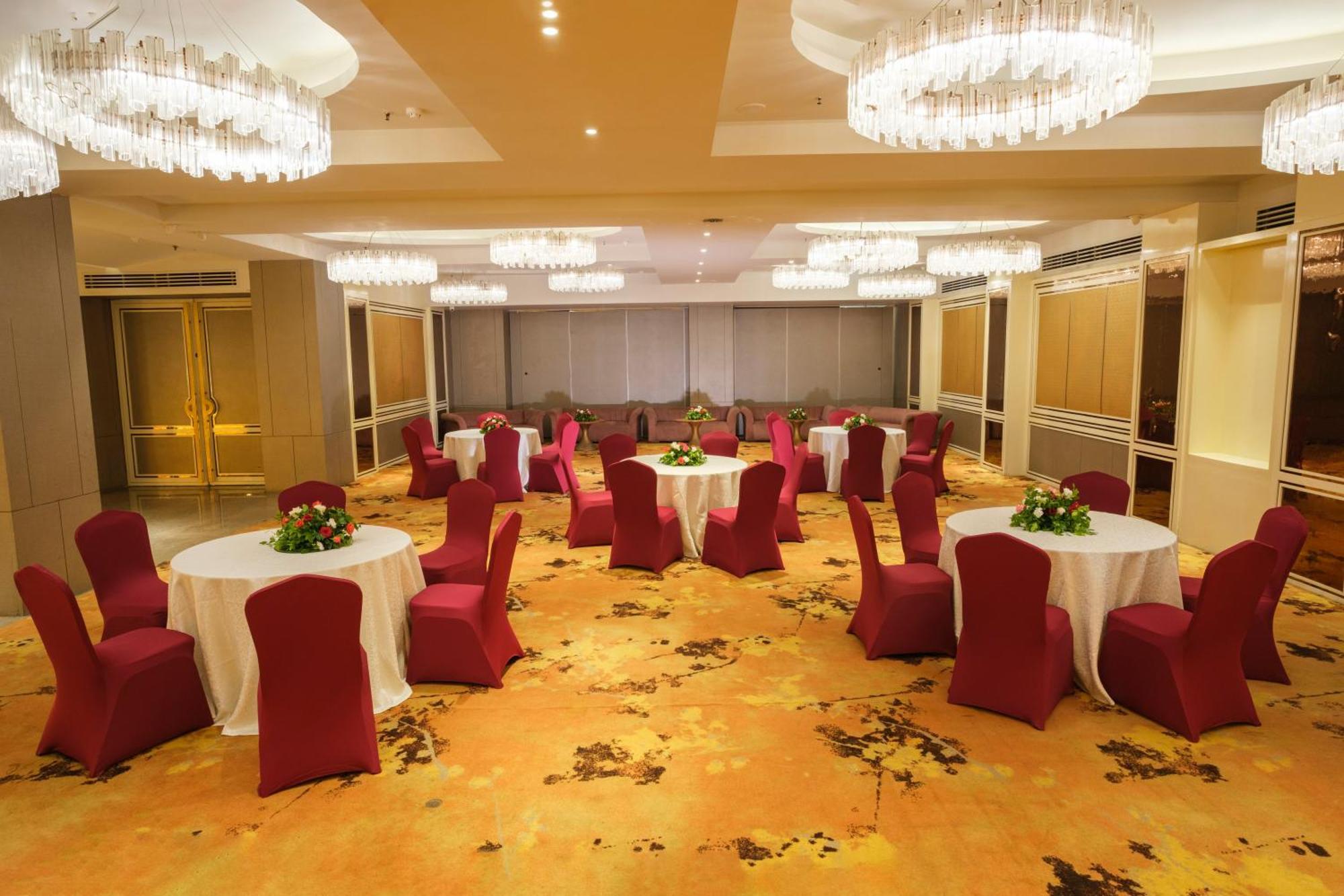 Udman Hotel Greater Noida Buitenkant foto