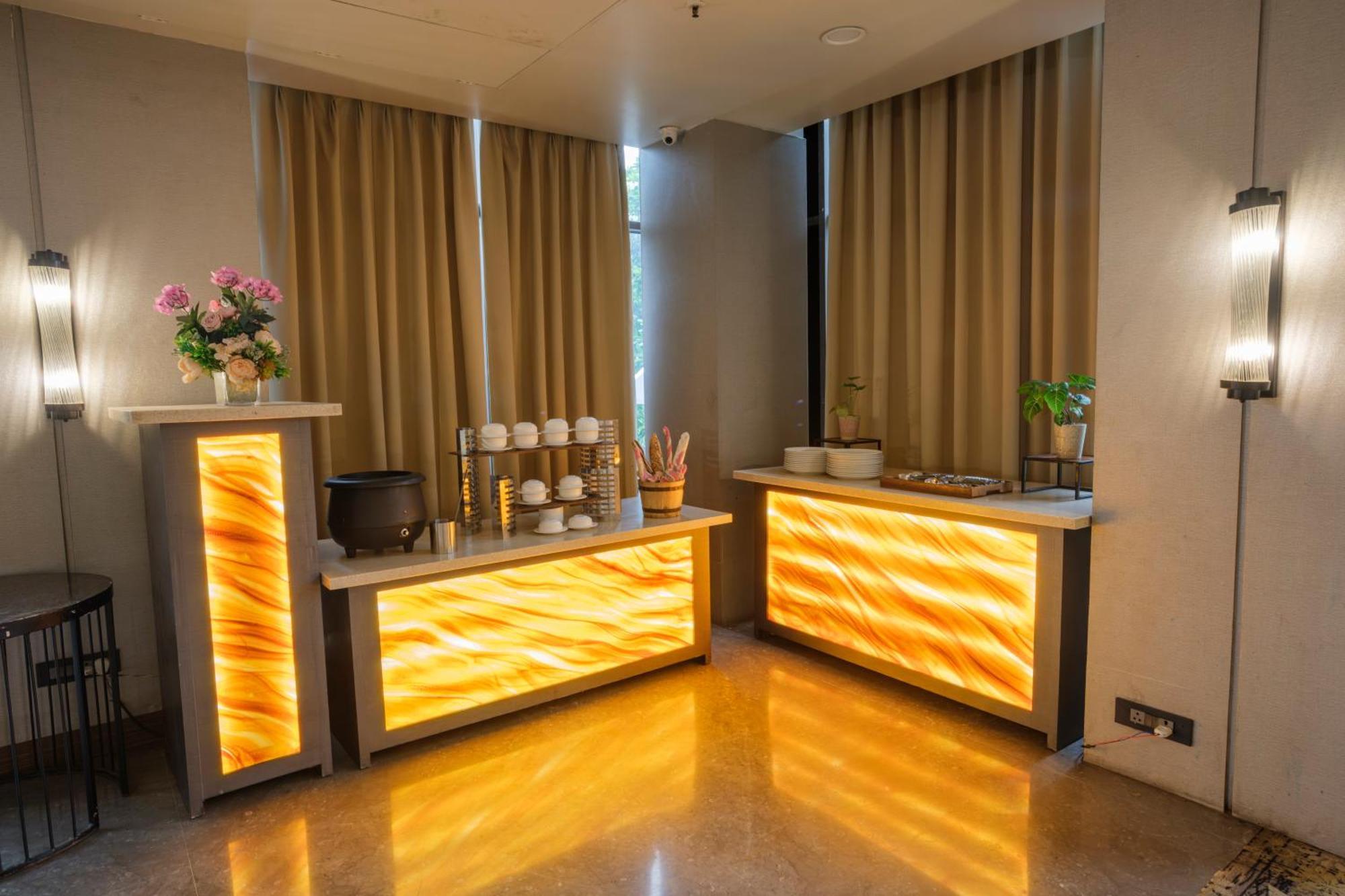 Udman Hotel Greater Noida Buitenkant foto