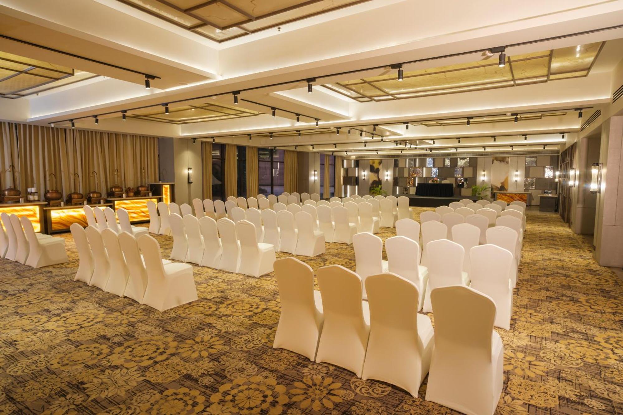 Udman Hotel Greater Noida Buitenkant foto